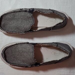 Sanuk size 8 Donna shoes